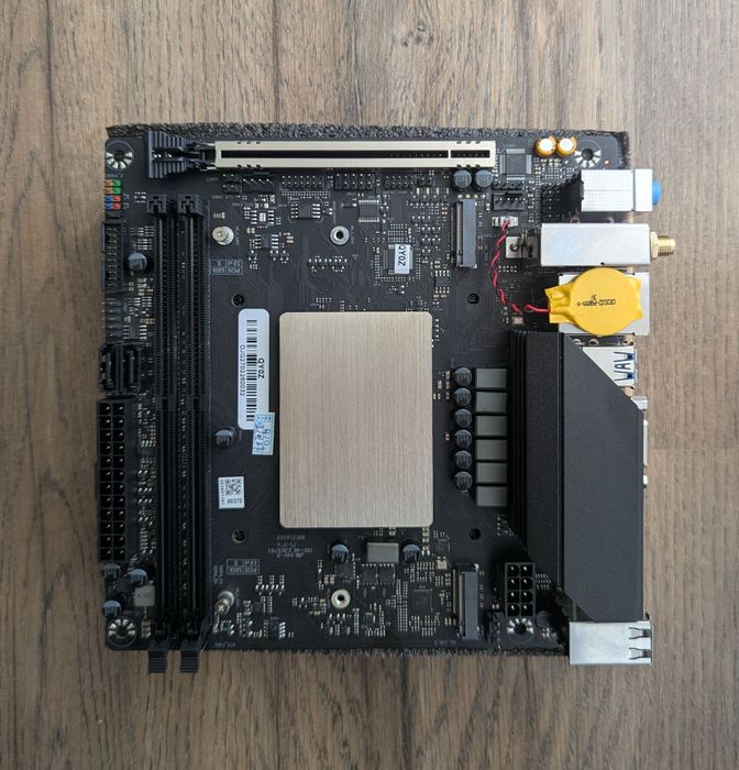 Mini-ITX i9-12900H ES (4.4Ghz boost, 14/20 потоків) DDR4, wifi, 3*nvme