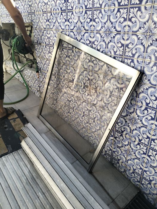 vendo Janela em estado aceitável.