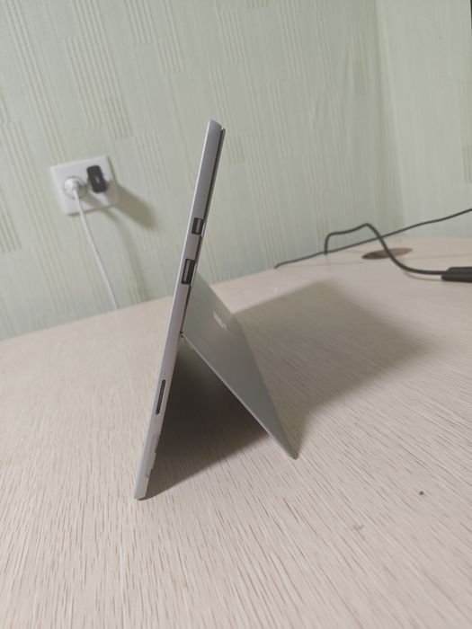 Планшет/ноутбук Microsoft surface pro 5, intel i5,8/256