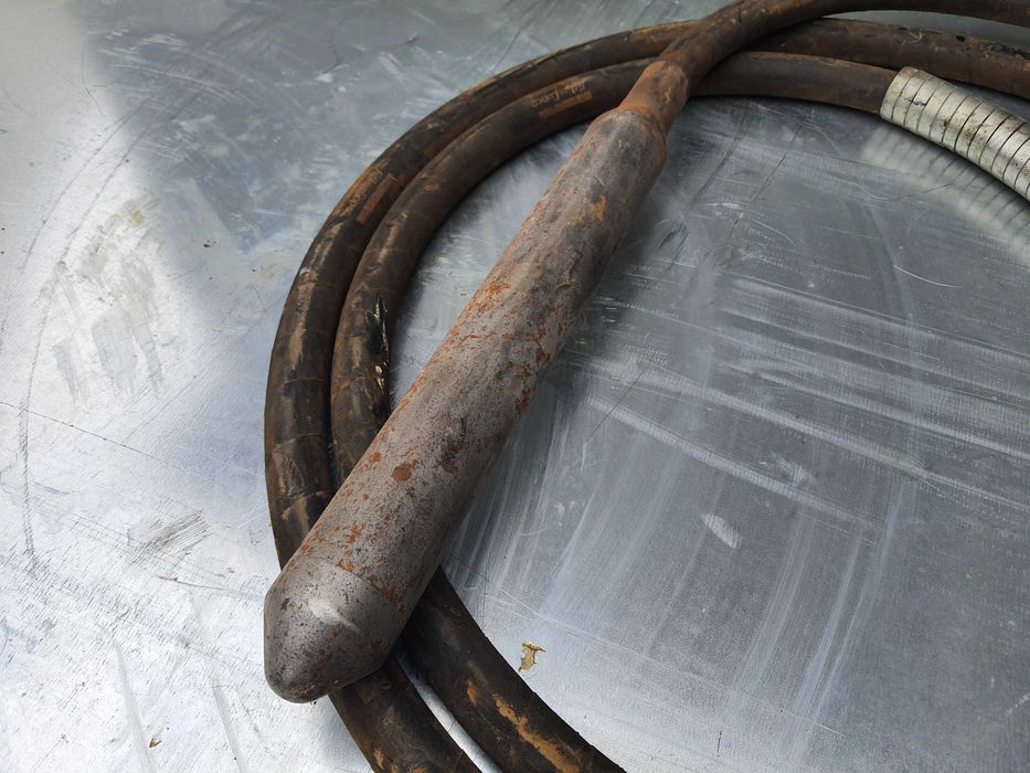 Wibrator spalinowy do betonu Dynapack