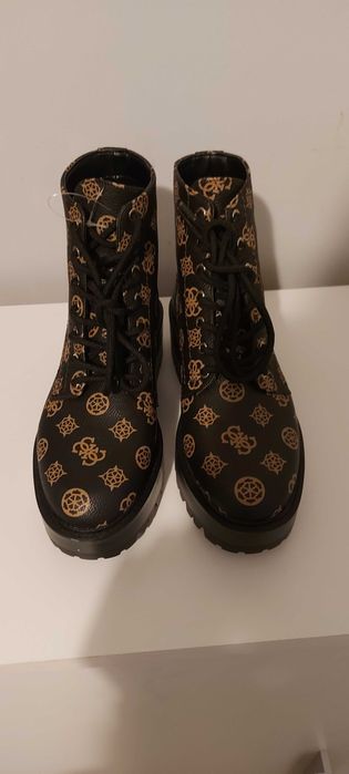 Nowe buty Guess.