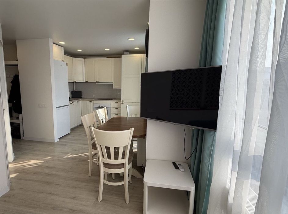 Продаж однокімнатної квартири в ЖК Сіті Лейк Білогородка вид на озеро