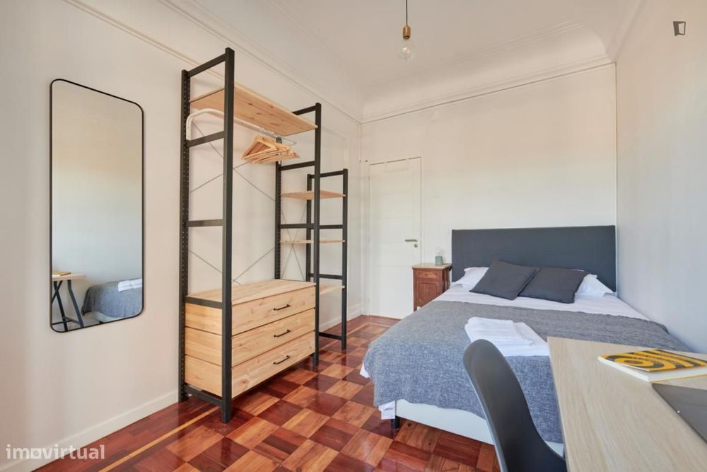 Quarto - localizado em Marquês de Pombal Lisbon