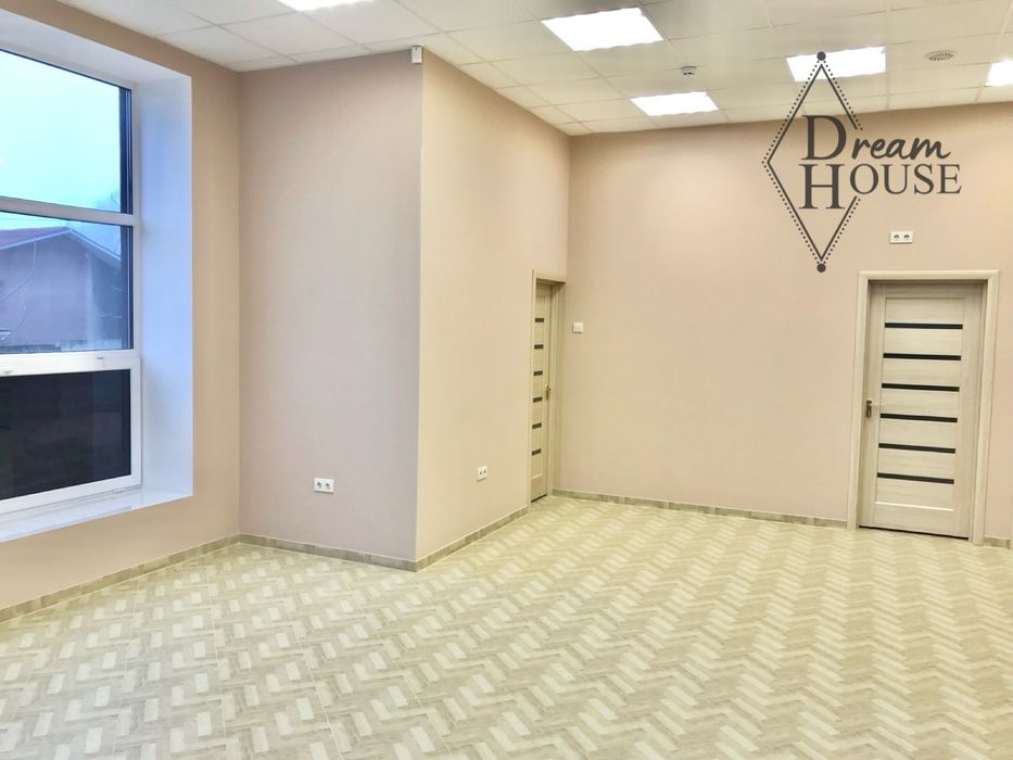 Продаж комерційного приміщення у новобудові