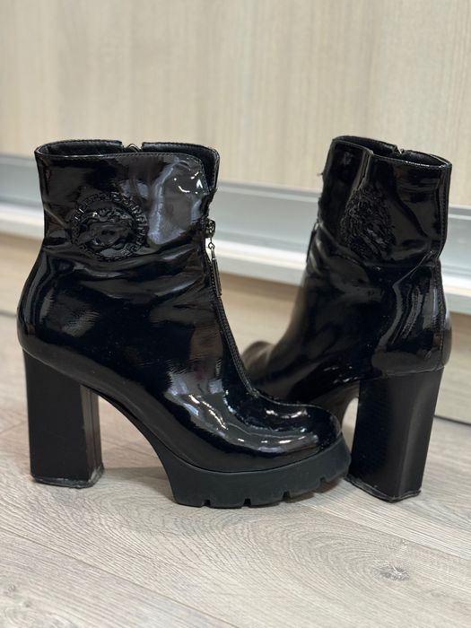 Ботильйони лакована шкіра