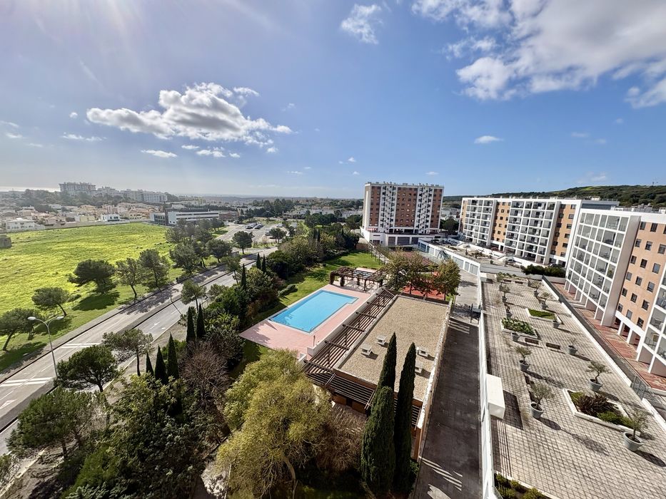 T3 para arrendamento - Condomínio Privado c/ Piscina | Serra Carnaxide