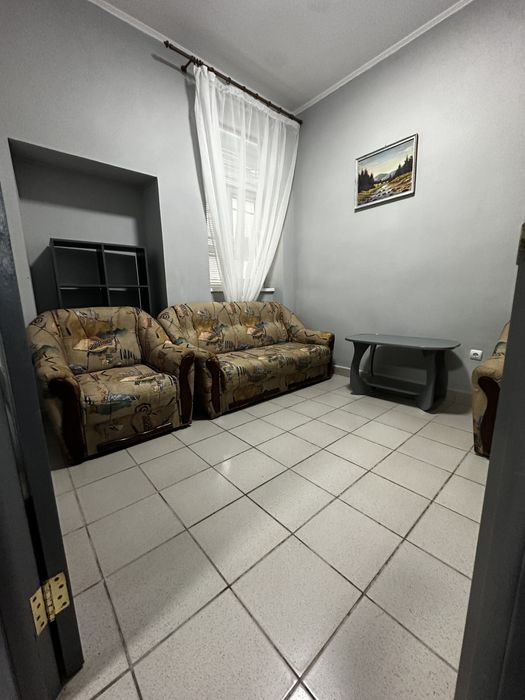 Подобова оренда житла - навпроти спорт комплексу та Жайворонку