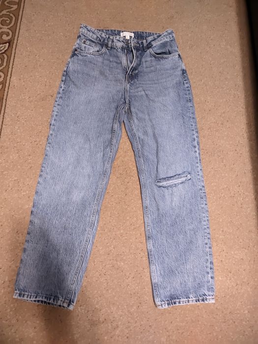 Продам блакитні джинси H&M
