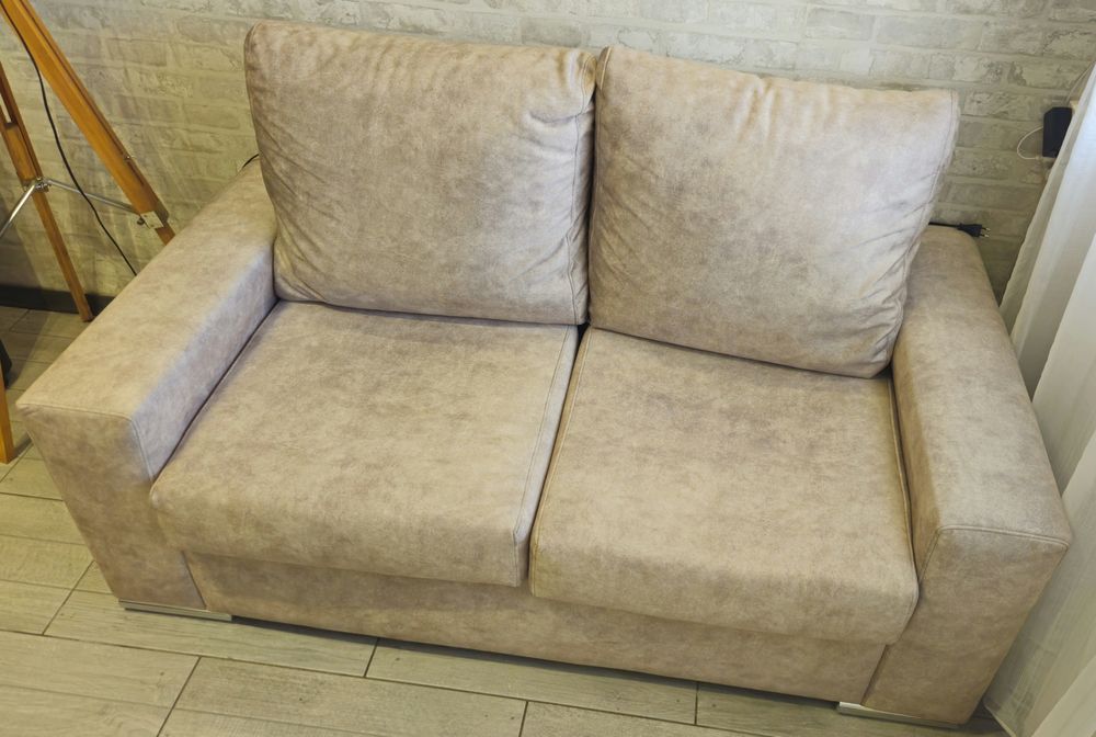Sofá 2 lugares 180cm