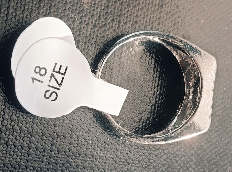 Перстень з каменями