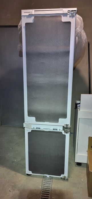 Lodówka Samsung BRB30715DWW