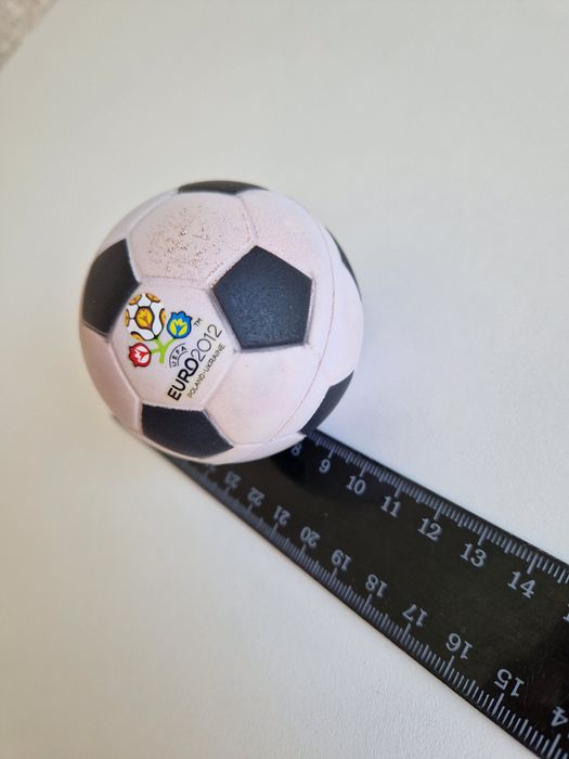 Сувенірний футбольний матч Euro 2012