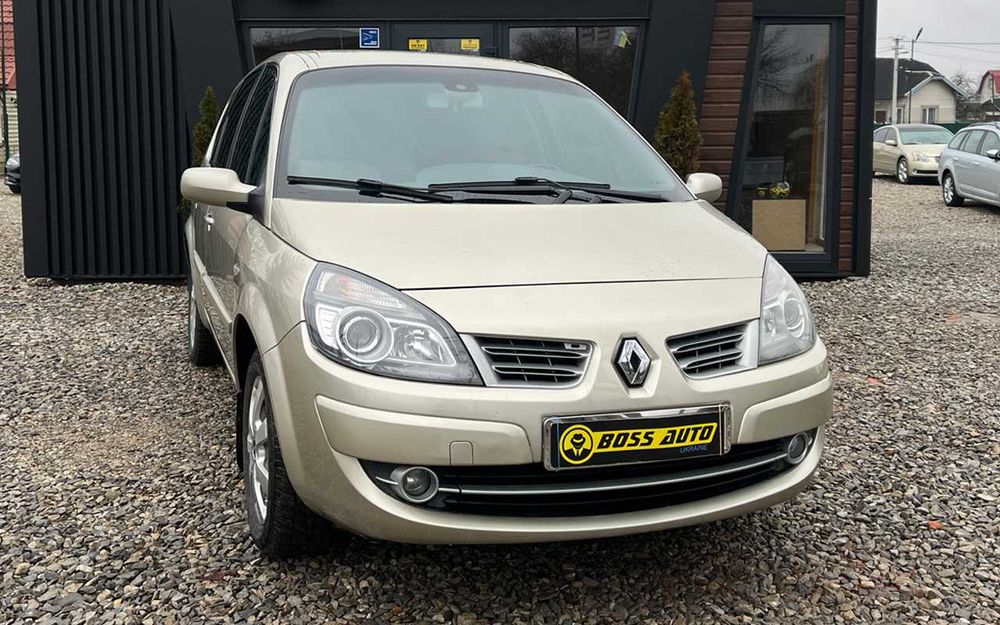 ID
50696

Renault Megane Scenic 2008 року в хорошому стані, доглянутий мінівен з просторим салоном і багажником. Салон чистий, сидіння без зносу, все працює — пічка, кондиціонер, регулювання. Технічно машина повністю справна, коробка перемикається плавно. Машина оснащена кондиціонером, підігрівом передніх сидінь, електросклопідйомниками, електроприводом дзеркал, мульти-кермом з регулюванням по висоті і вильоту, круїз-контролем і центральним замком. Мультимедіа включає штатне радіо/CD, AUX, управління на кермі. З безпеки автомобіль оснащений ABS, ESP, подушками безпеки фронтальними і бічними, кріпленнями ISOFIX для дитячих крісел, посиленою гальмівною системою. Парктроніки, датчики світла і дощу. Імобілайзер встановлений з заводу, забезпечує захист.

Витрата економічна, обслуговування недороге, запчастини доступні. Відмінний варіант для сім'ї або поїздок, повністю готовий до експлуатації.