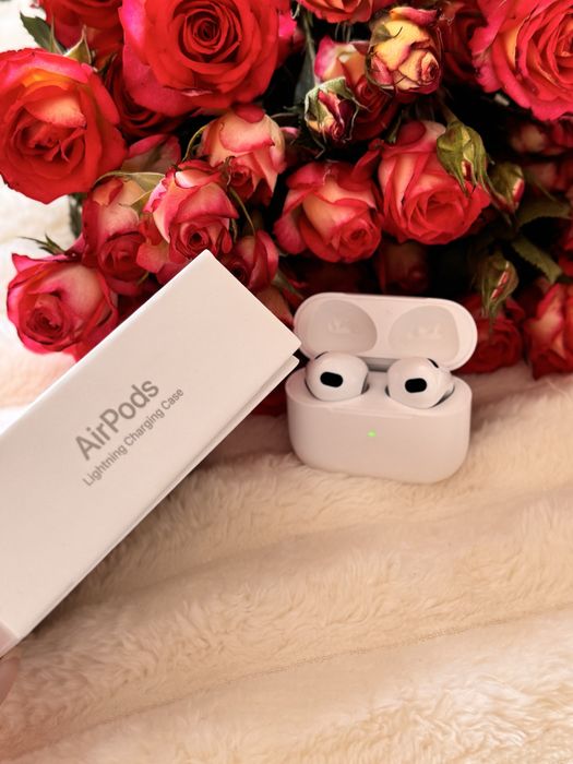 Apple AirPods 3 with Lightning Charging Case (MPNY3) оригінал