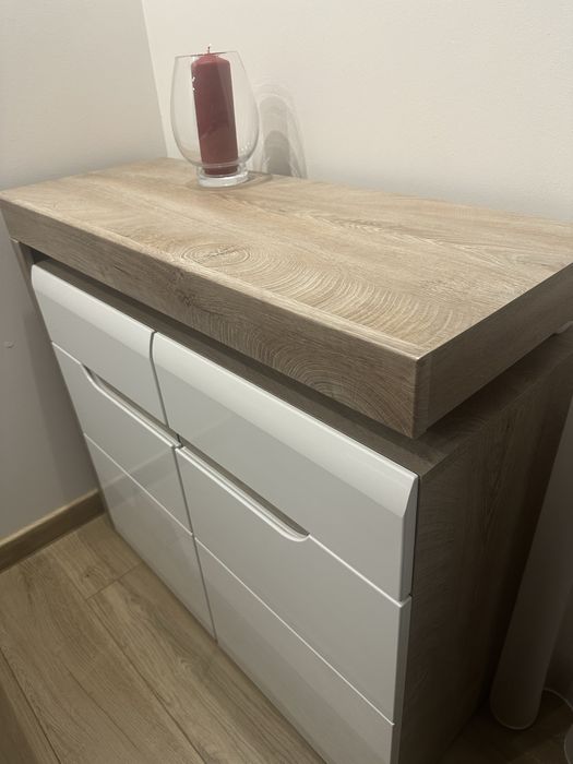 Komoda Irma z podświetleniem: Dąb/ biały połysk