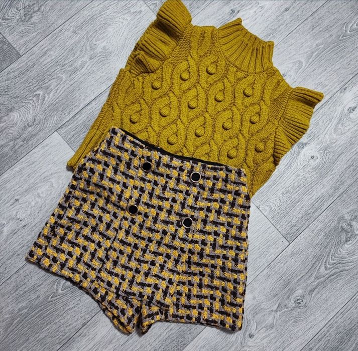 ZARA светер з воланами(М)