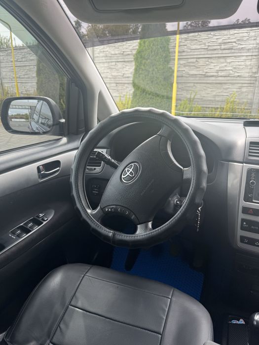 Toyota Avensis Verso D4D