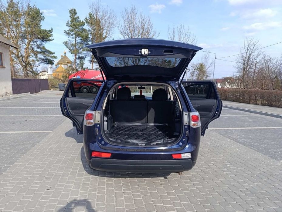 Продаю Mitsubishi Outlander Se 2013