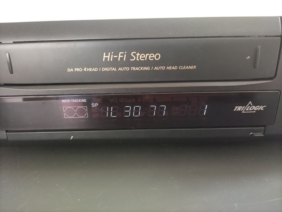 Leitor gravador de cassetes VHS da Sony, modelo SLV-E710