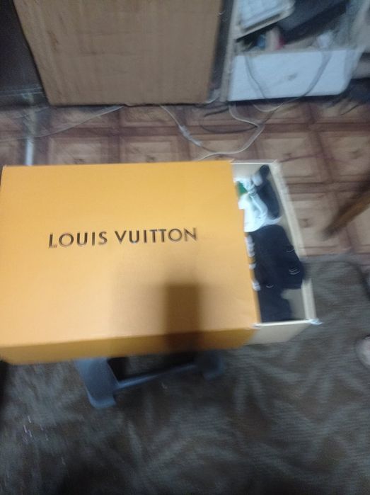 Виттон куртка оригинал