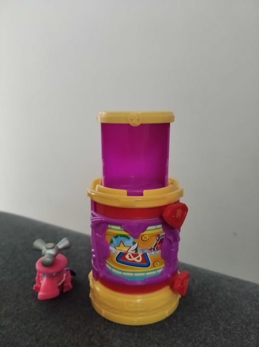 pułapka, kryjówka super zings +  figurka gratis