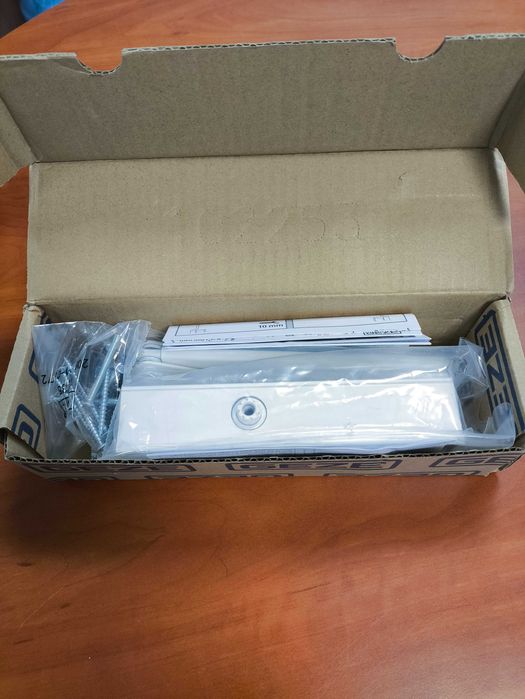 Доводчик дверей GEZE