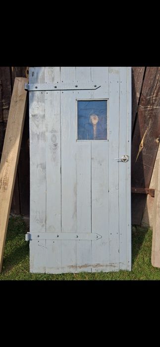 Drzwi ciężkie i masywne