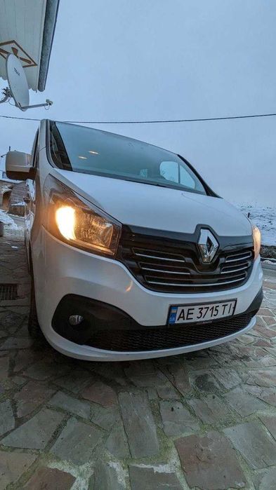 продаж RENAULT TRAFIC 2018 1.6 дизель