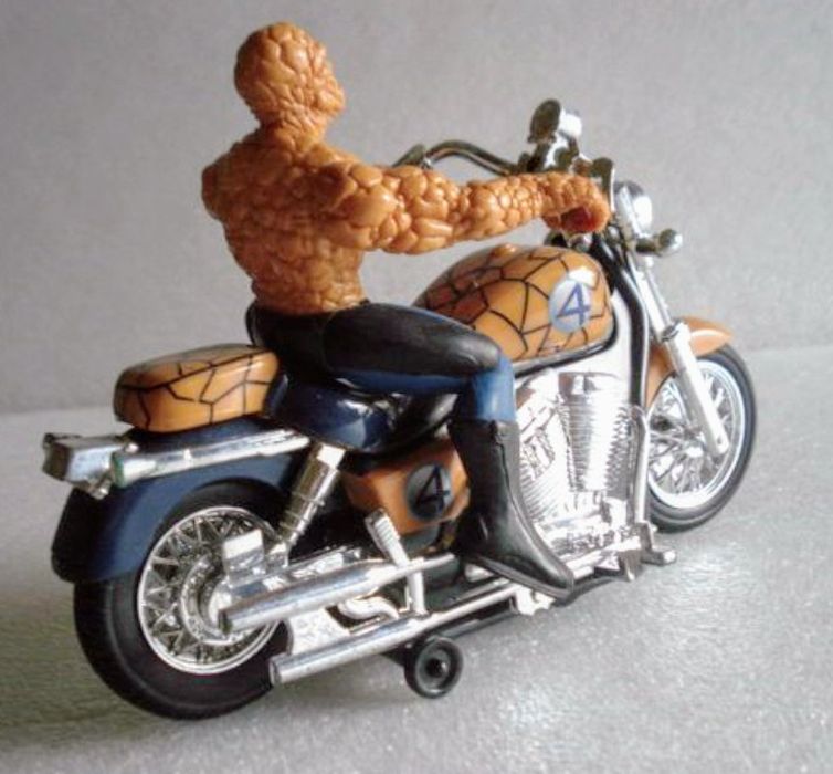 Boneco Coisa na Moto da Marvel e Toy Biz