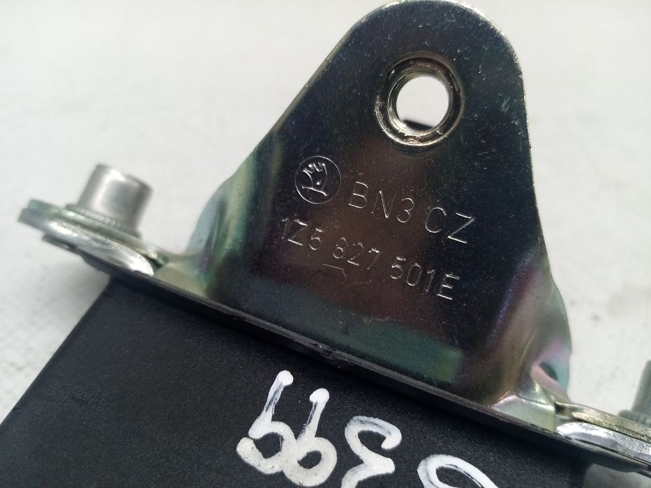 Fechadura / fecho da mala SKODA Octavia II Break (1Z5)