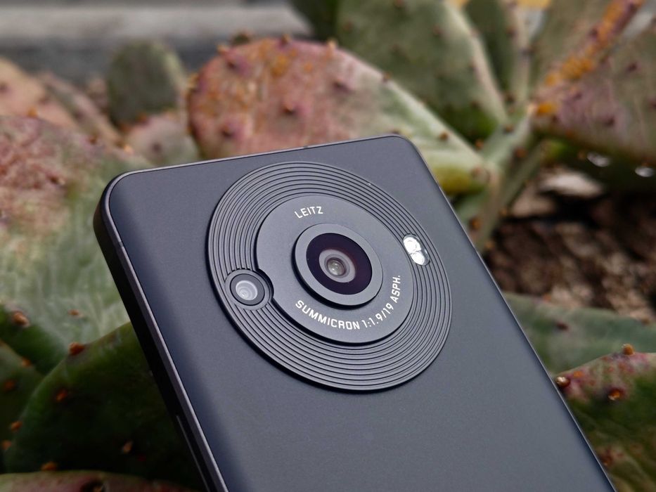 Эксклюзивный смартфон Sharp SH-51D(2sim 5000ma IP68,12\256gb, 6.6" WUXGA 120Hz, Leica 1" 47mp, NFC)