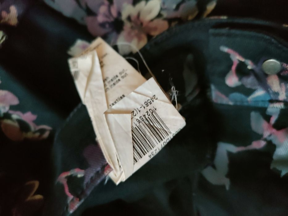 Spodnie jeans w motyw kwiatowy,super na wiosnę i lato.