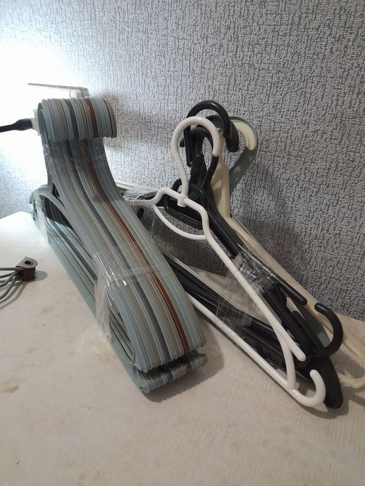 Вешалки, тремпеля 20шт