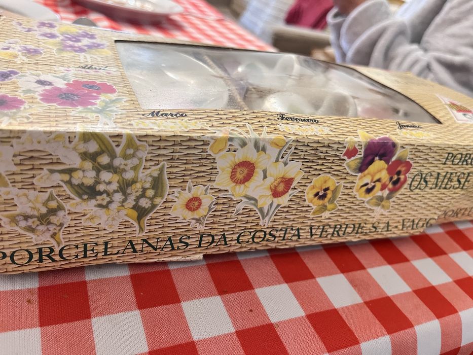 Chavenas cafés Delta - coleção Porcelanas Costa Verde