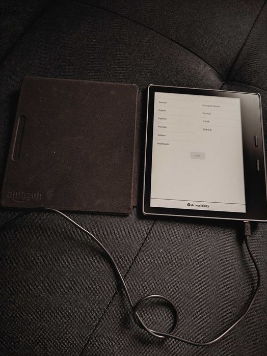 Amazon Kindle Oasis 10th Generation 32GB 7" Wi-Fi Waterproof / Used64309676071170121