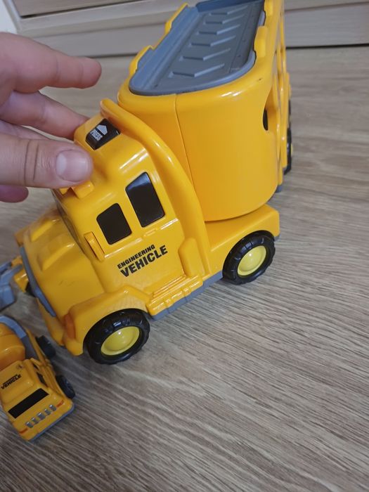 Автовантажівка vehicle