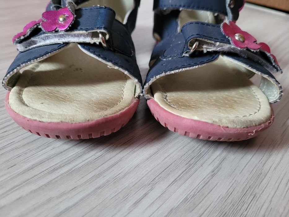 25 lupilu sandały sandałki