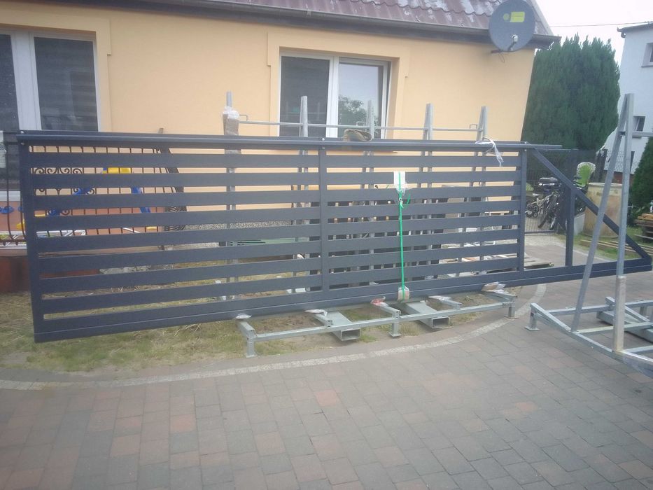 Brama furtka malowana proszkowo