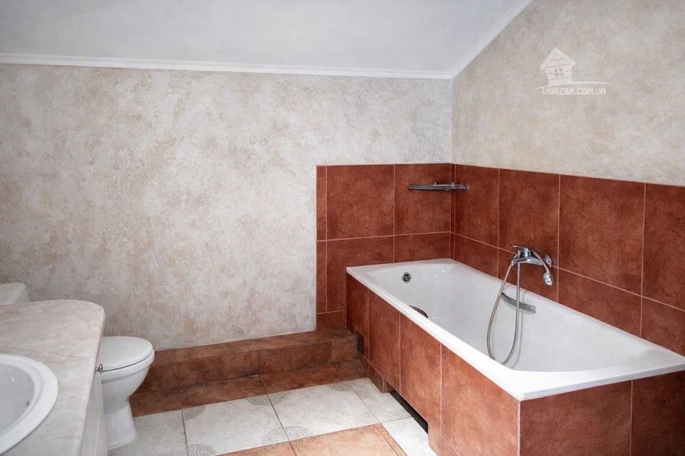 Дом 450 кв. До 35 человек. Сауна, беседка, теннис, генератор, бассейн.