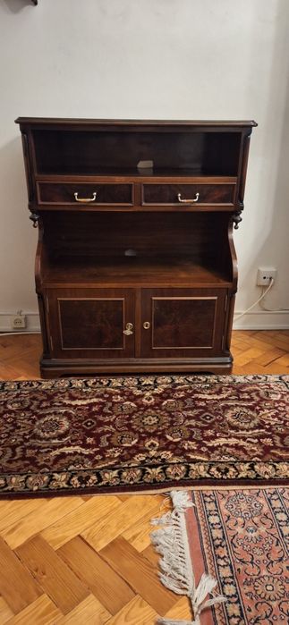 Móvel apoio multimédia