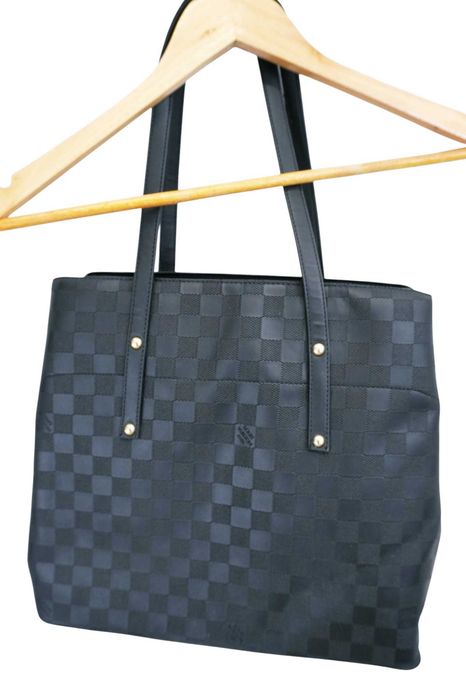 C55 duża torebka damska Louis Vuitton shopper elegancka czarna listonoszka