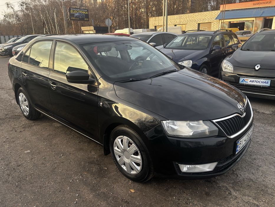 Продам Skoda  Rapid 1.6 Mpi ліфтбек