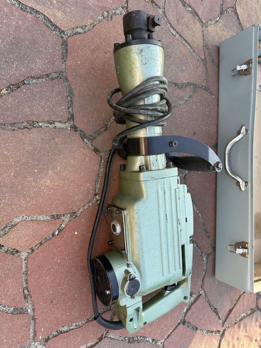 Відбійний молоток HITACHI
