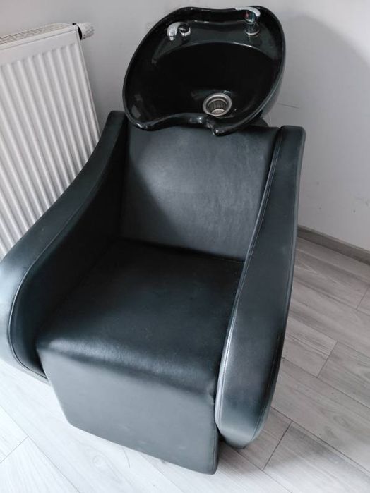 Sprzedam myjkę fryzjerską.