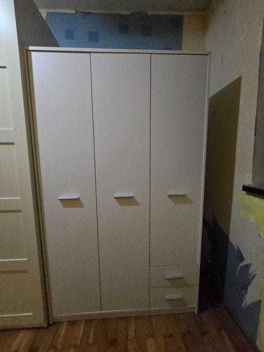 Biała nowoczesna szafa BRW