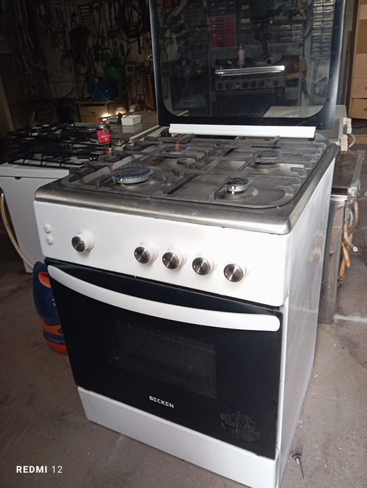 fogão becken  bom estado 85x60x60,todo. Gás de botija