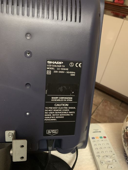 Televisão Sharp LC-15SH1E 15” LCD 4:3 – Ideal para Retro Gaming