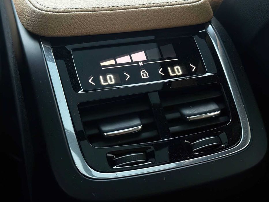 Volvo XC90      2018