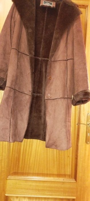 Casaco comprido  com pêlo por dentro