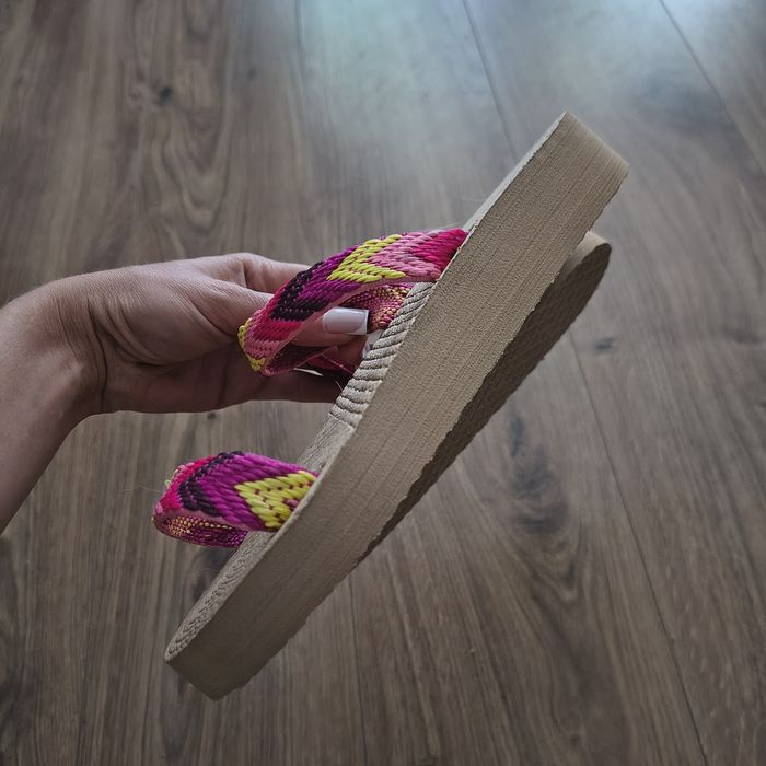 Kolorowe klapki damskie